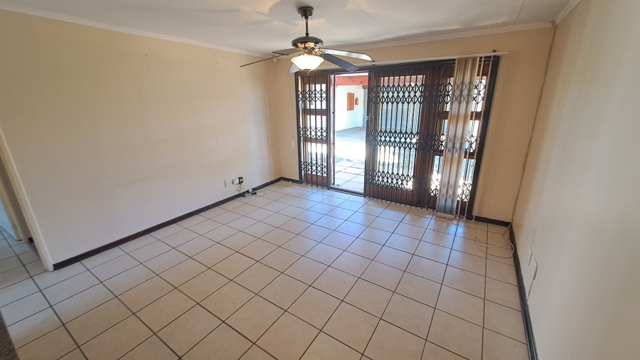 2 Bedroom Property for Sale in Langenhovenpark Free State